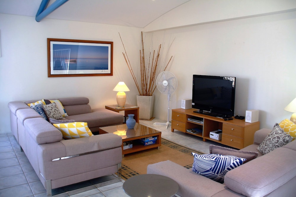 House, 2 Bedrooms photo 3