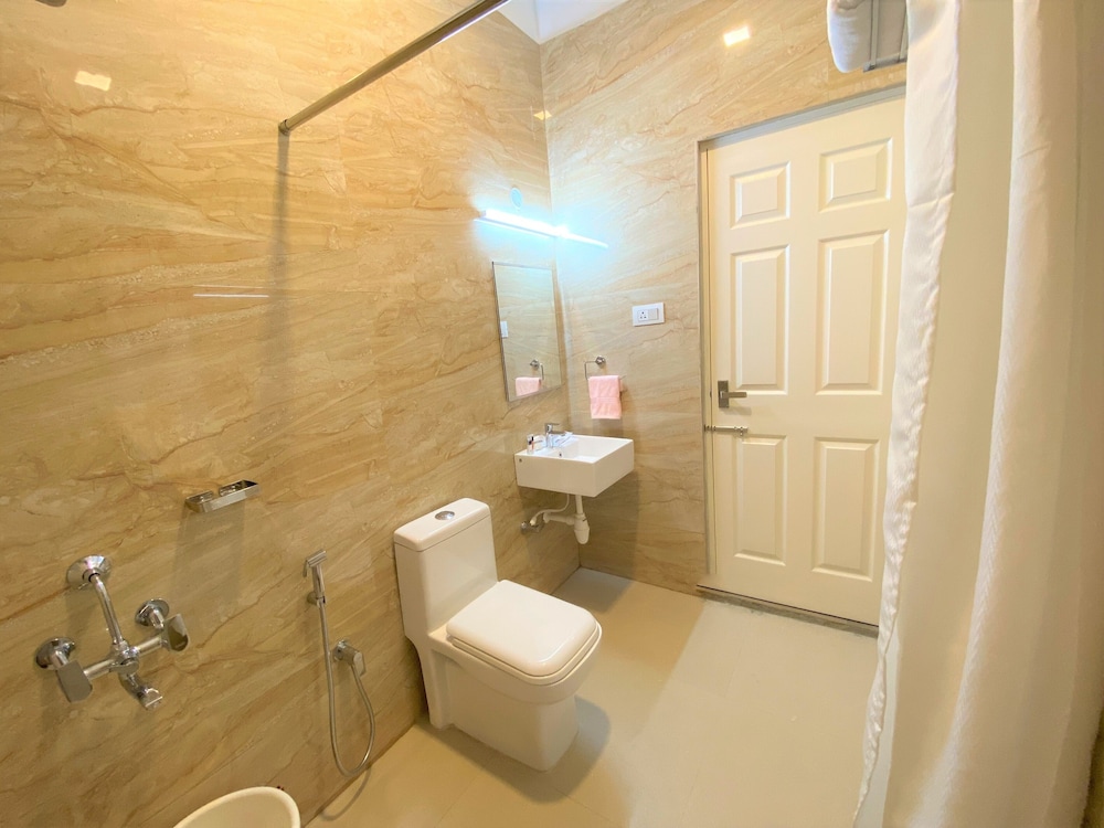 Family Room - Photo 6