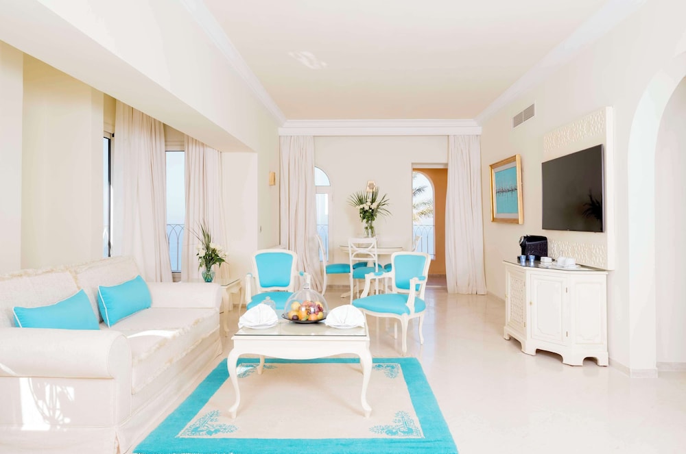 Deluxe Suite, Multiple Beds