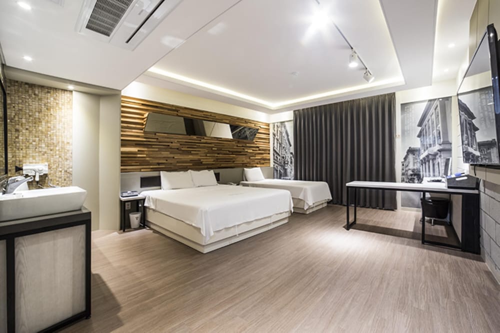 Standard Twin Room, Multiple Beds, Non Smoking, City View