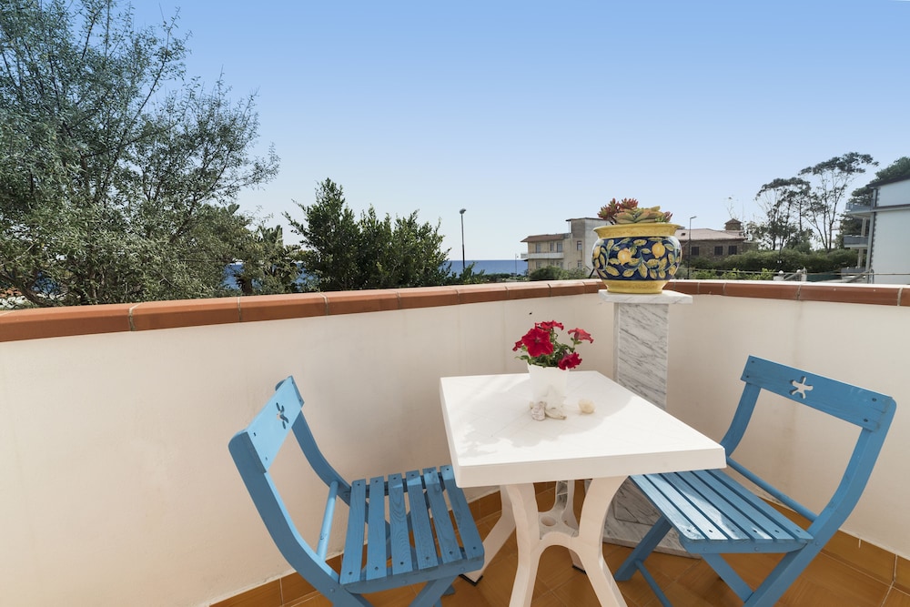 Triple Room, Ocean View photo 2