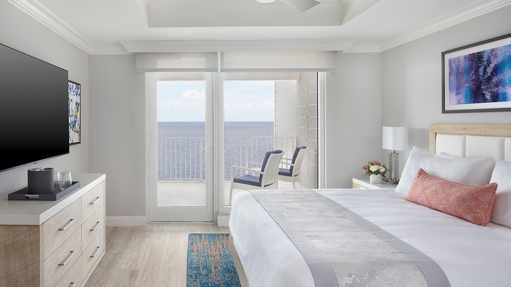 Room, 1 King Bed, Accessible, Balcony (Mobility & Hearing, Roll-In Shower) - Photo 1