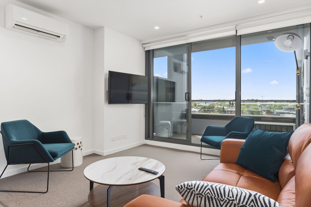 Executive Apartment, 2 Bedrooms, Balcony - Photo 3