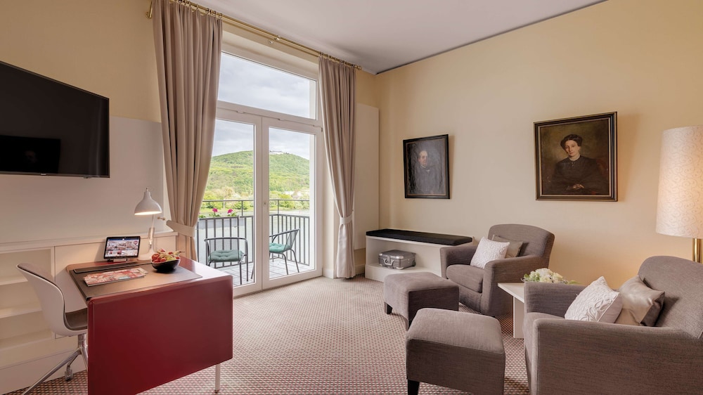 Suite, 1 Double Bed, River View - Photo 5