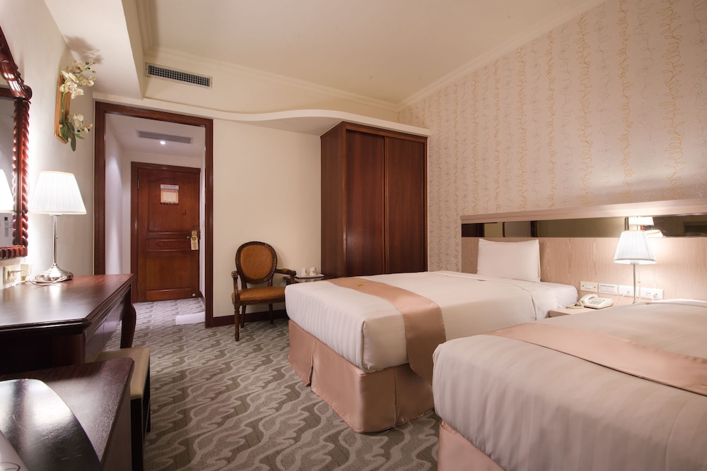 Standard Twin Room, 2 Twin Beds photo 3