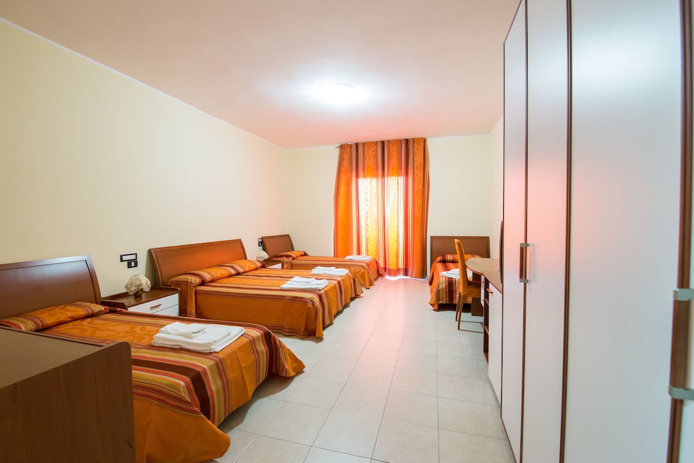 Quadruple Room (4 Adults) photo 1