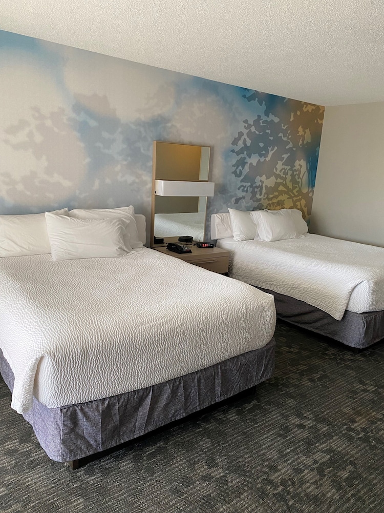 Room, 2 Queen Beds (Hearing Accessible) - Photo 4
