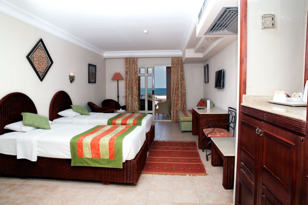 Basic Double or Twin Room photo 2