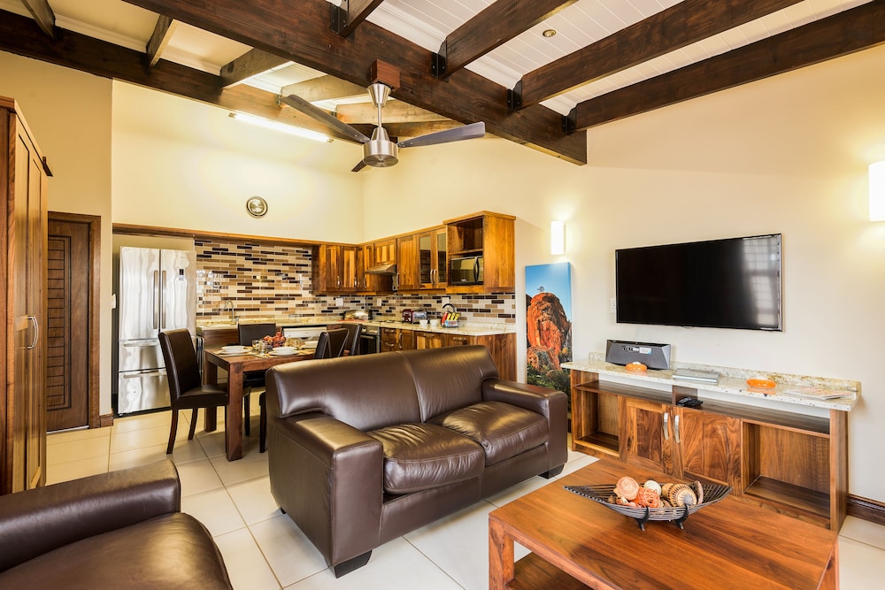 Two Bedroom Villa with Splash Pool photo 2