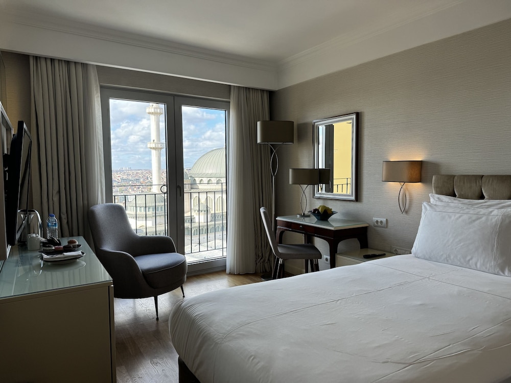Deluxe Double or Twin Room, City View photo 3