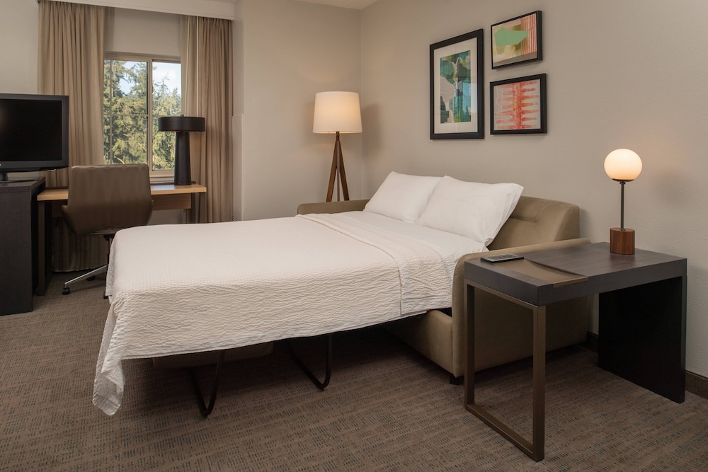 Room, 1 Queen Bed with Sofa bed (Hearing Accessible) - Photo 2
