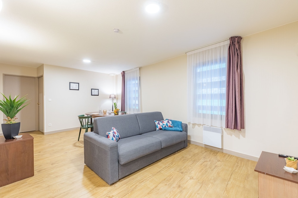 Family Apartment, 2 Bedrooms - Photo 5