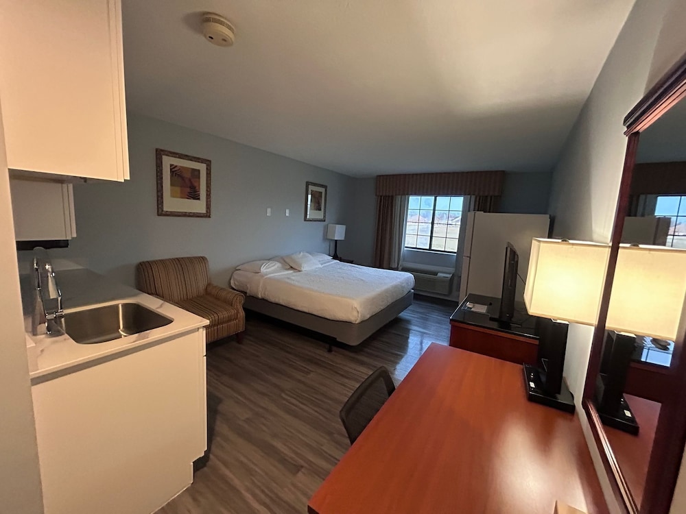 Superior Room, 1 King Bed, Non Smoking photo 1