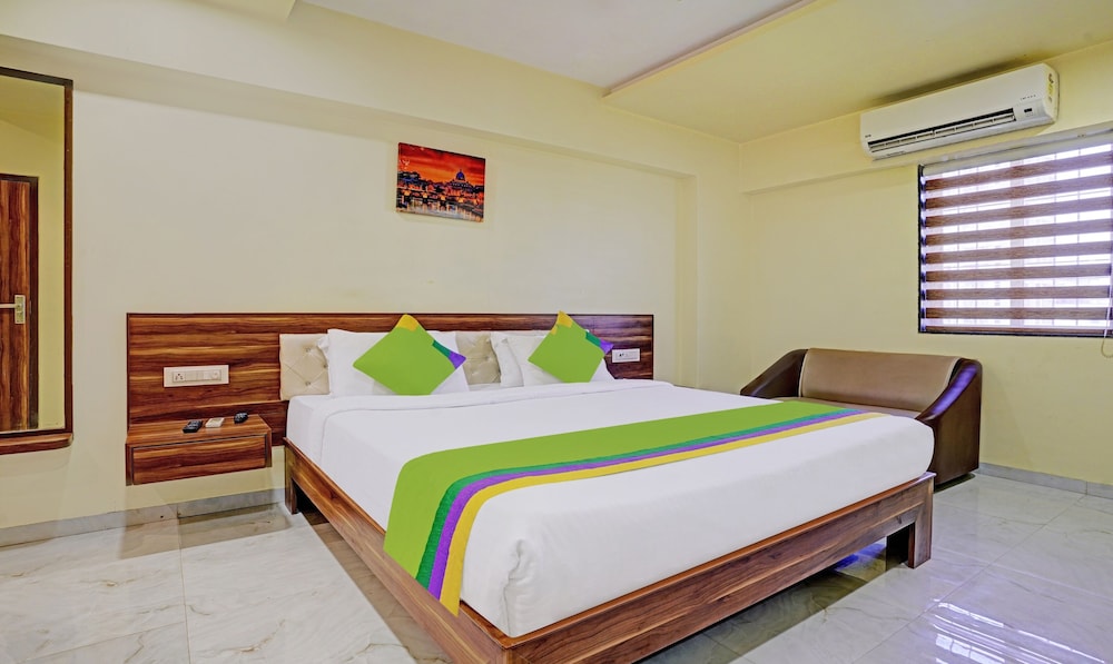 Deluxe Room - Photo 1