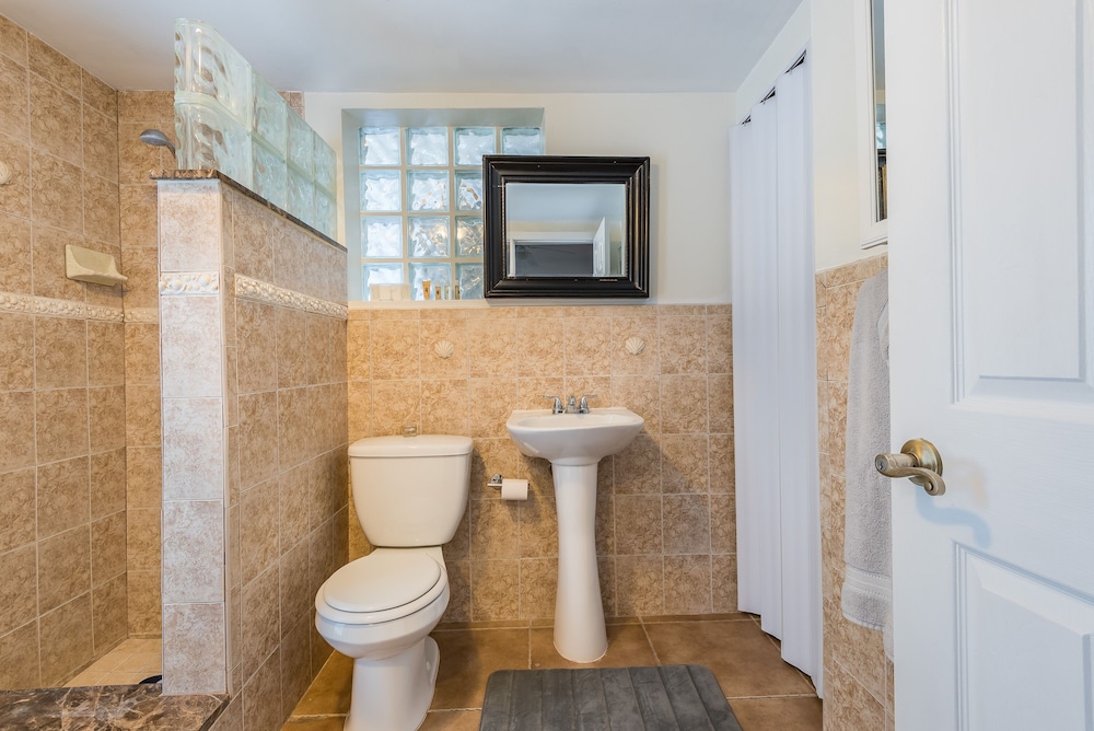 Luxury Duplex, 2 Bedrooms, Pool Access photo 2