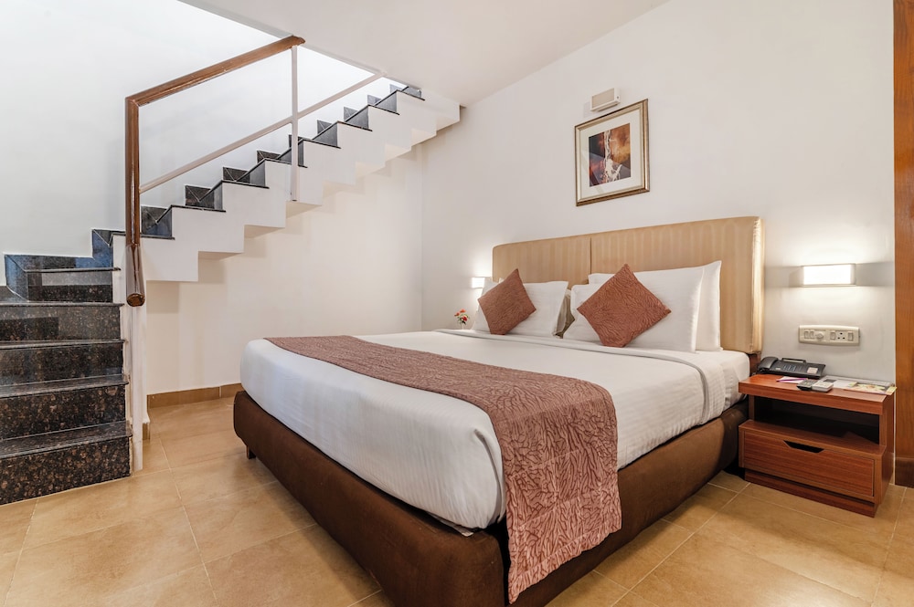 Two Bedroom Duplex Suite with Valley View - Photo 2
