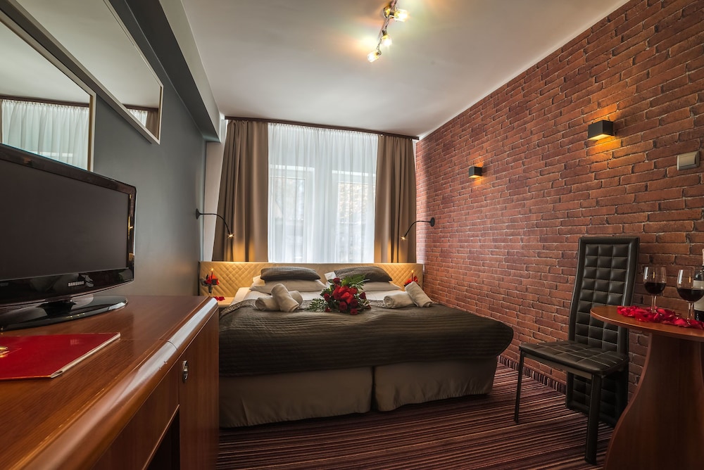 Double or Twin Room - Photo 21