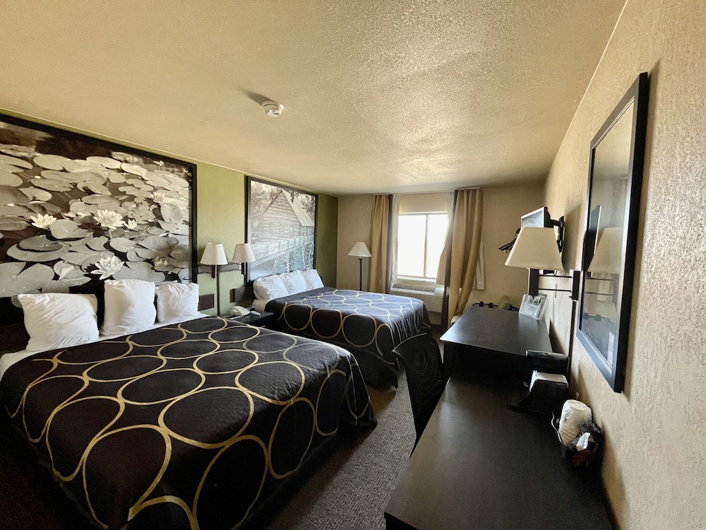 Standard Room, 2 Queen Beds, Non Smoking - Photo 1