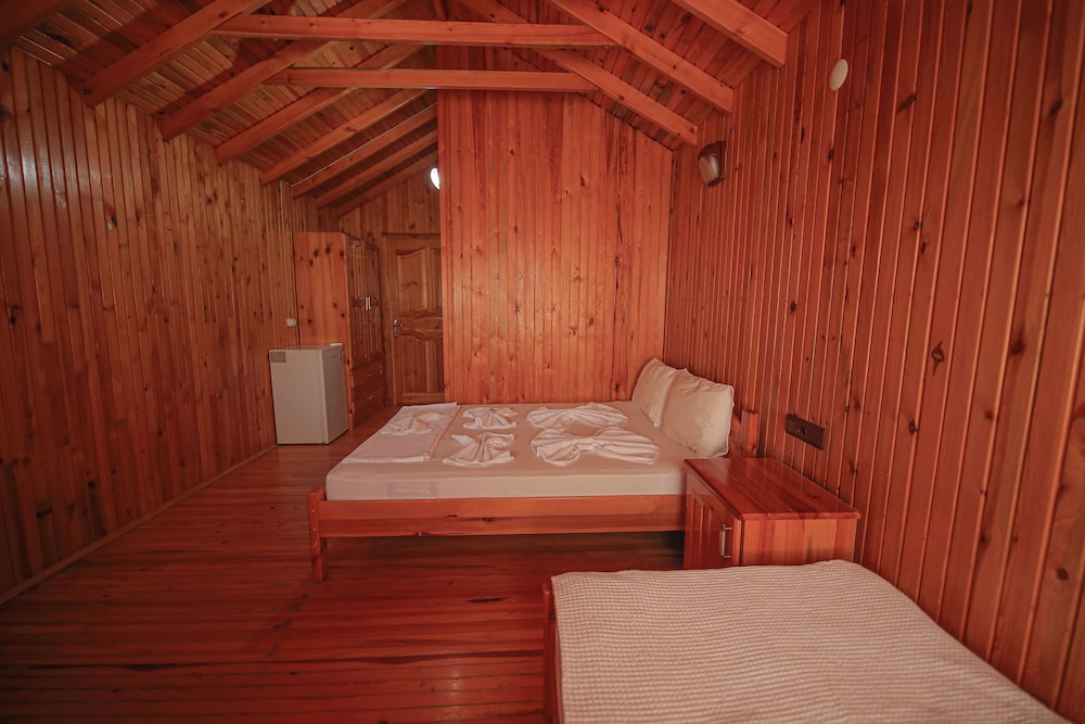 Tree House, Partial Sea View photo 2