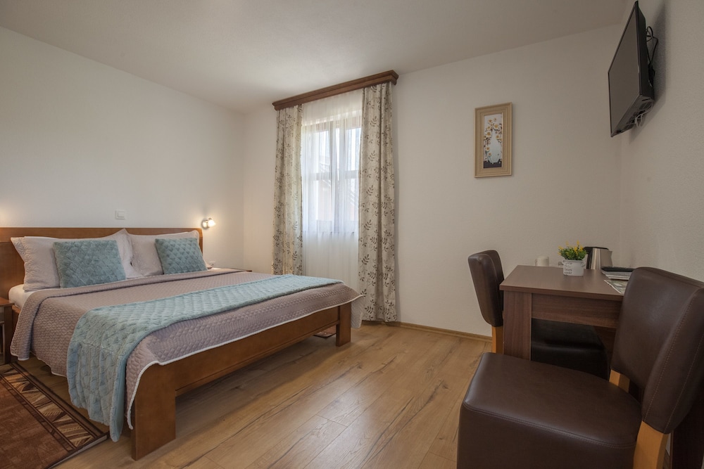 Double Room photo 3