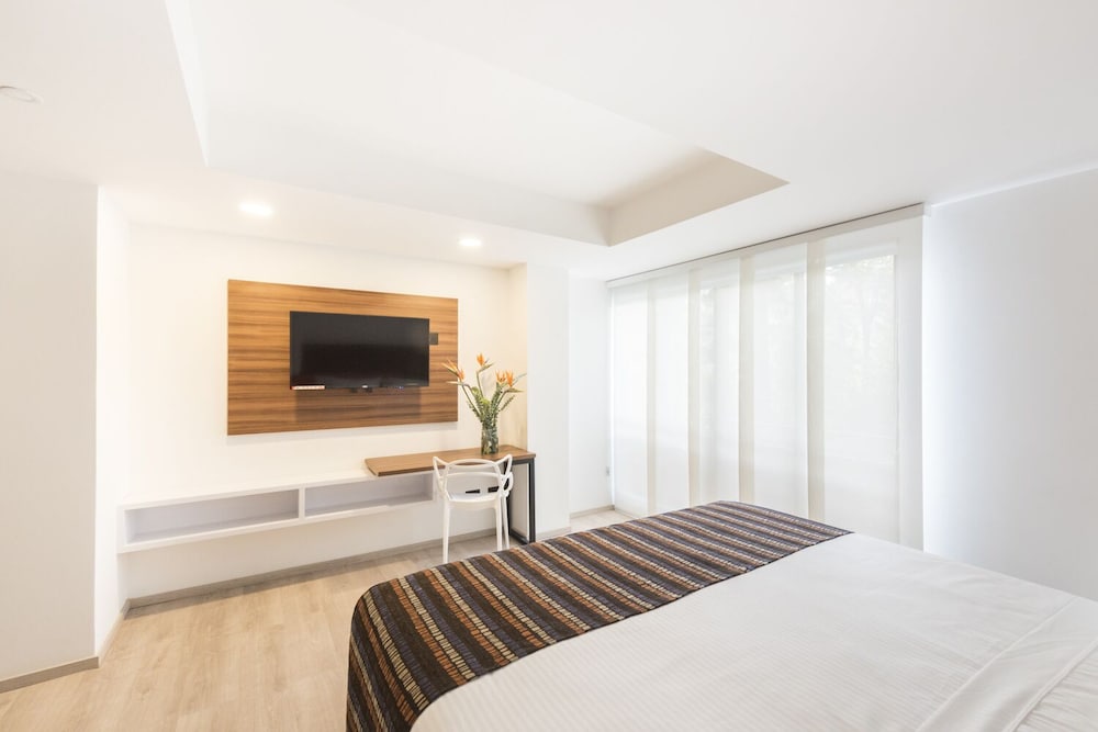 Superior Double Room, 1 King Bed, Non Smoking photo 3