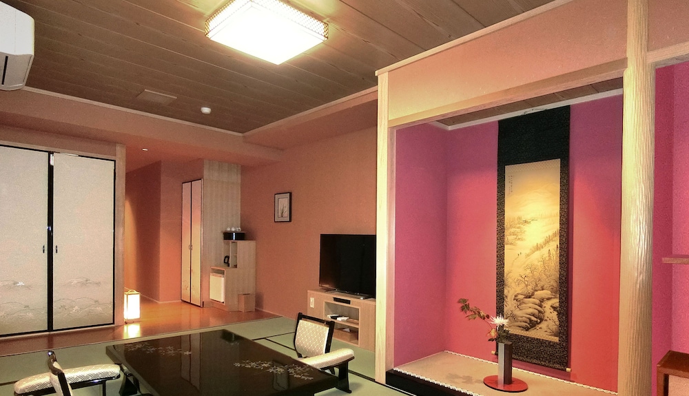 Japanese Style Room with Japanese Garden View <For 2 guests>