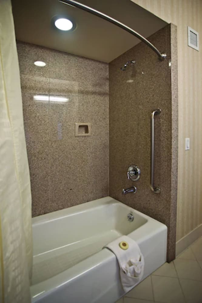 Standard Room (Selected Upon Check In) - Photo 2