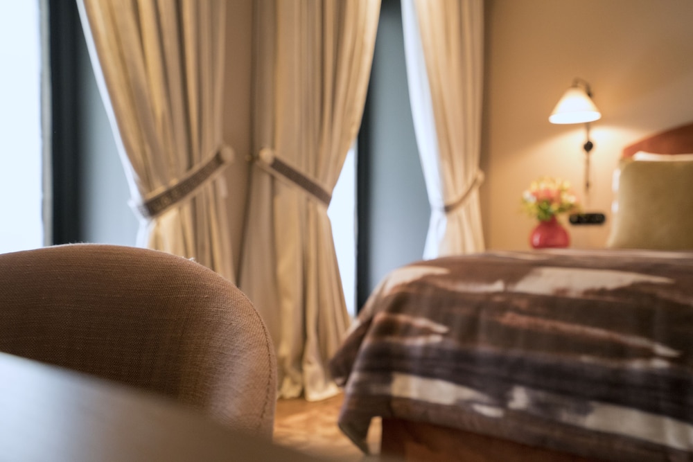 Available room