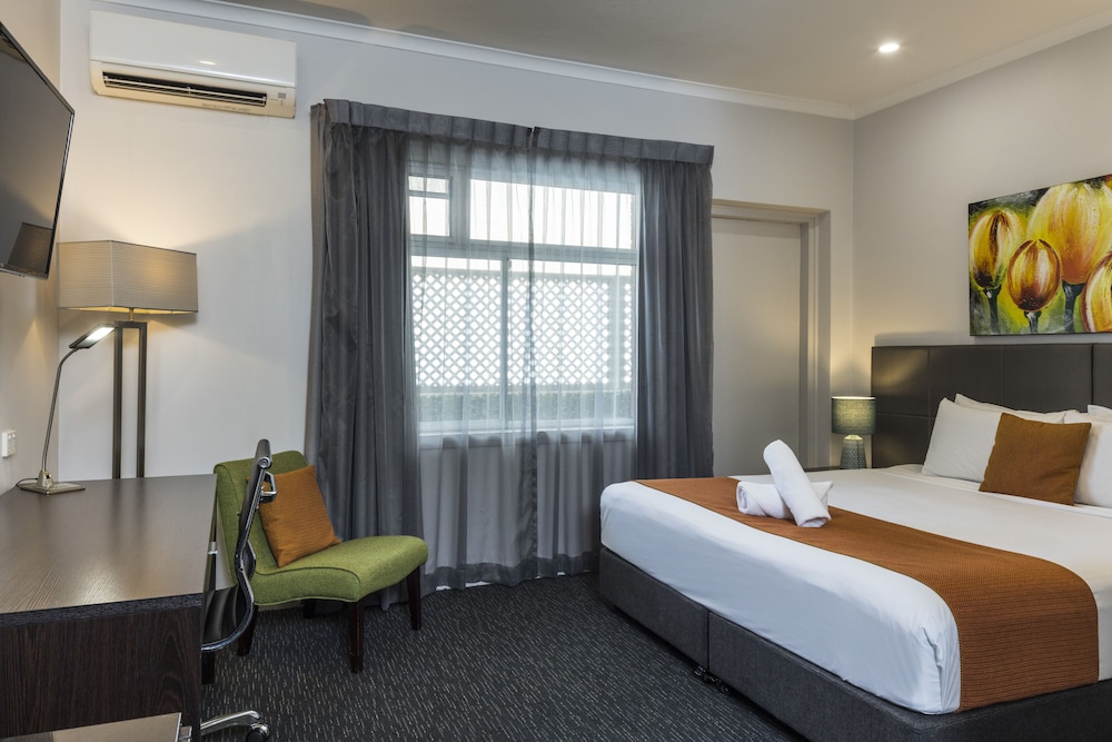Superior Double Room thumbnail 6