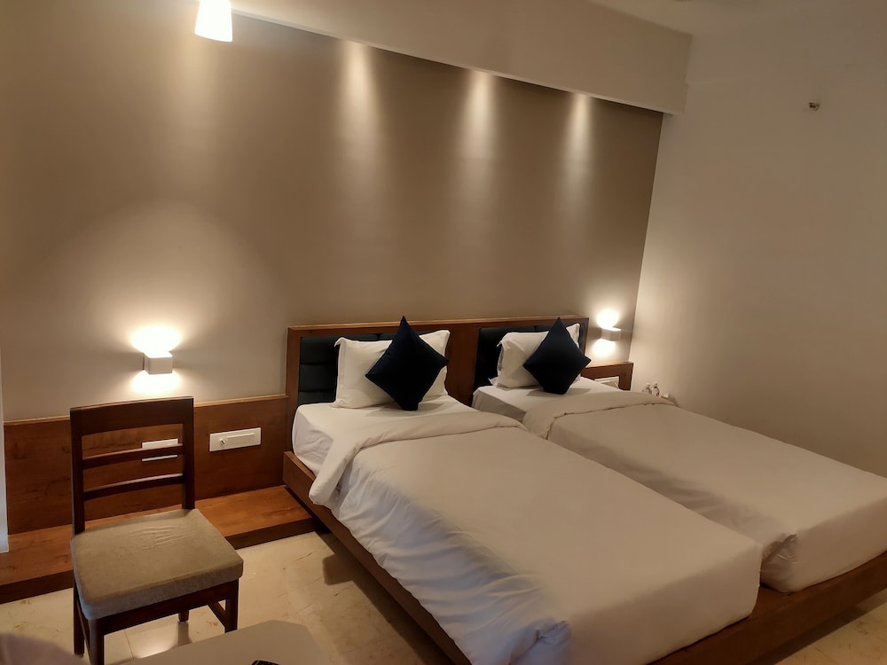 Executive Twin Room, 2 Twin Beds, Garden View photo 3
