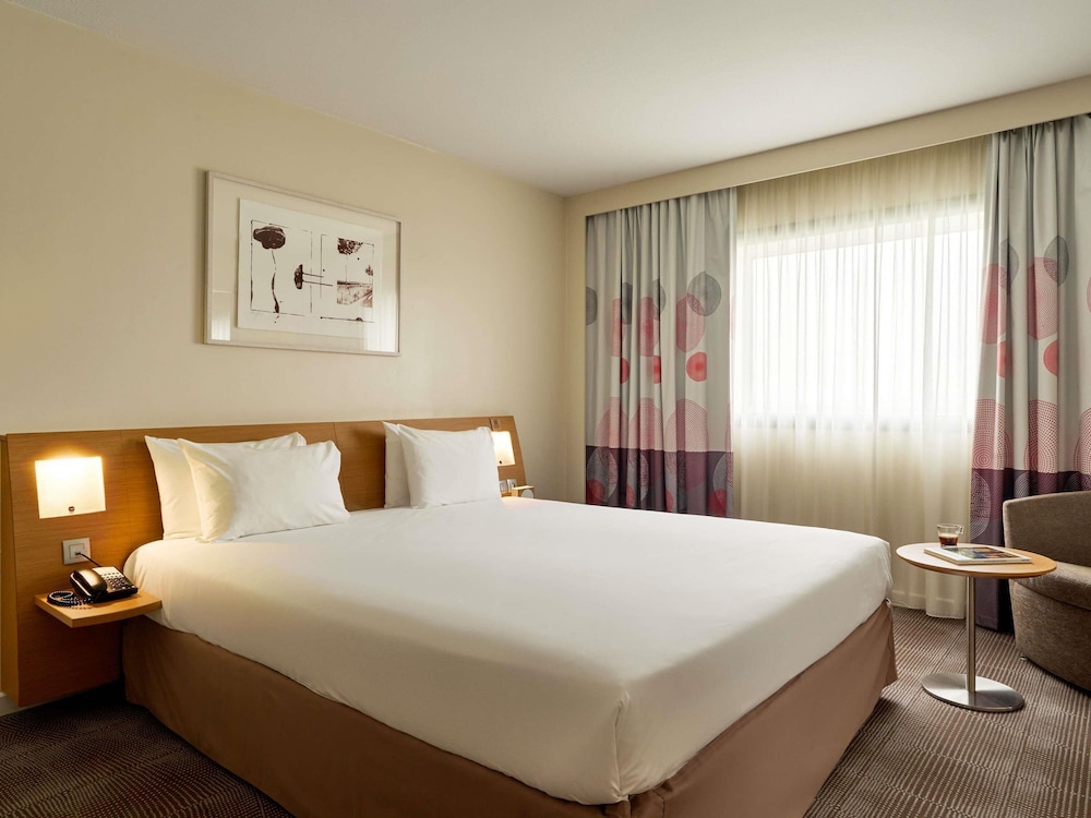 Suite, 1 King Bed - Photo 6