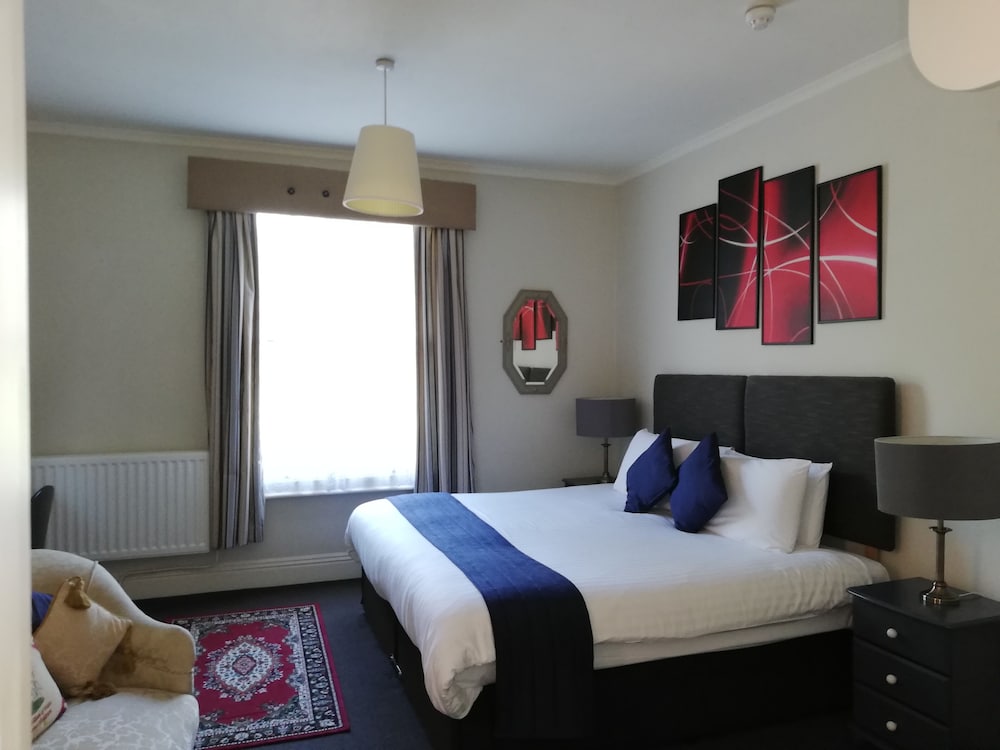 Double Room, 1 King Bed (Room 5 First Floor)