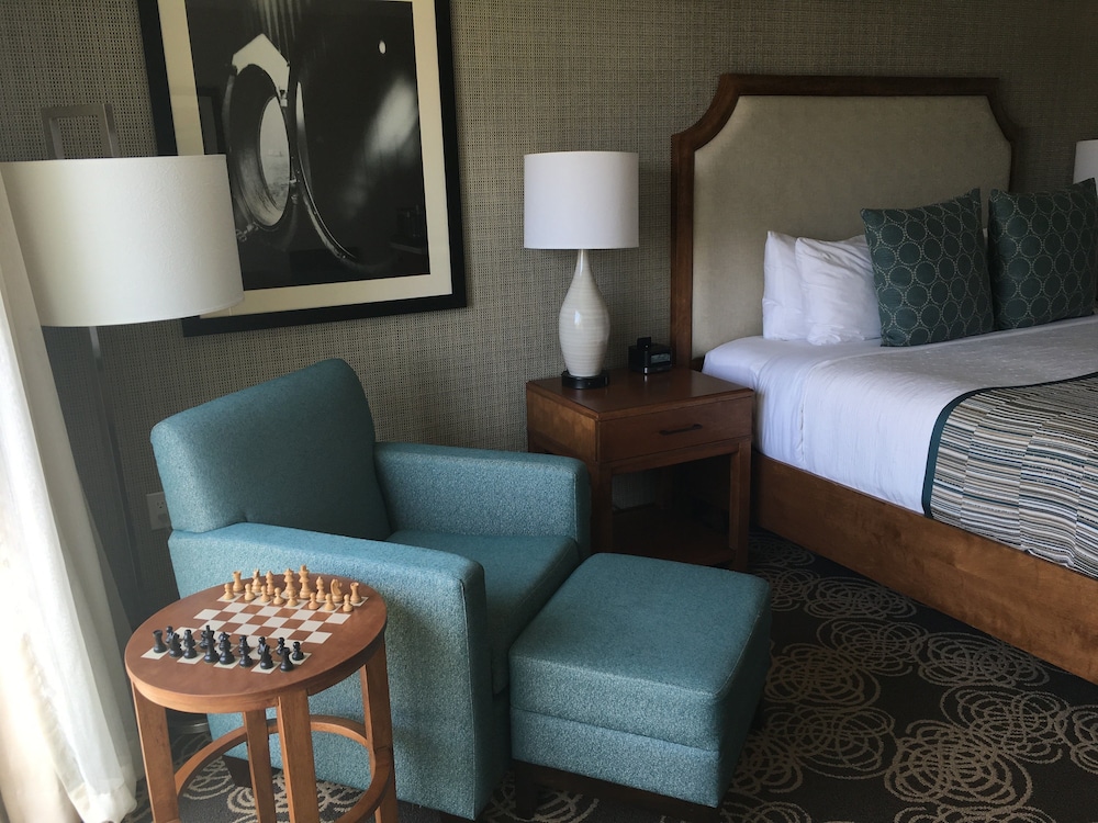 Suite, 1 Bedroom - Photo 3