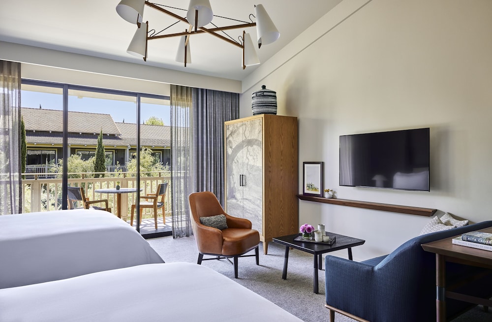 Premier Room, 2 Queen Beds, Accessible (Mobility Accessible)