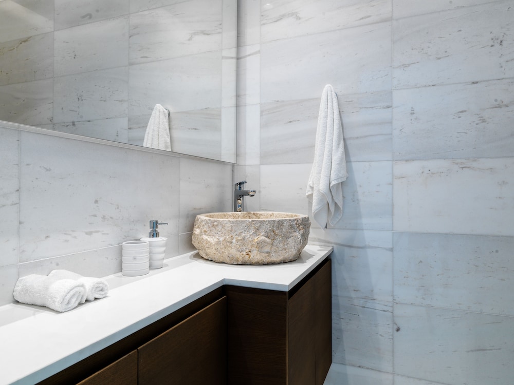 Luxury Apartment, 3 Bedrooms (9F) - Photo 19