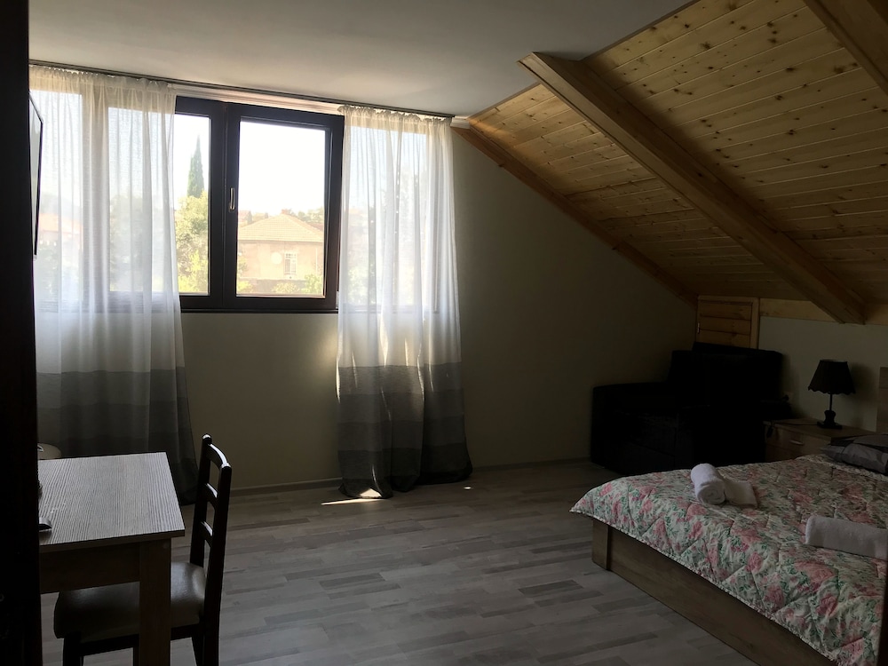 Family Triple Room, 1 Queen Bed With Sofa Bed, Mountain View, Mountainside