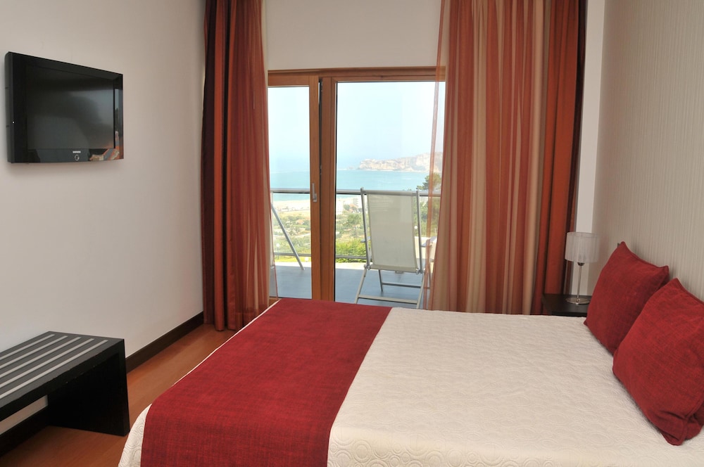 Double or Twin Room, Sea View - Photo 3