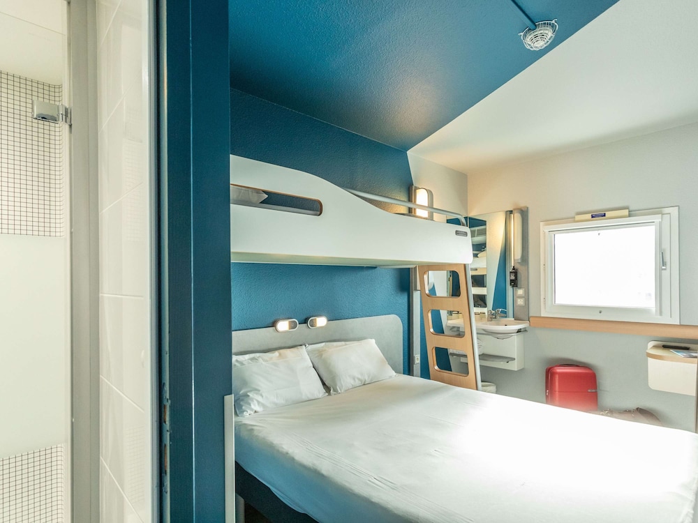 Triple Room, Multiple Beds photo 3