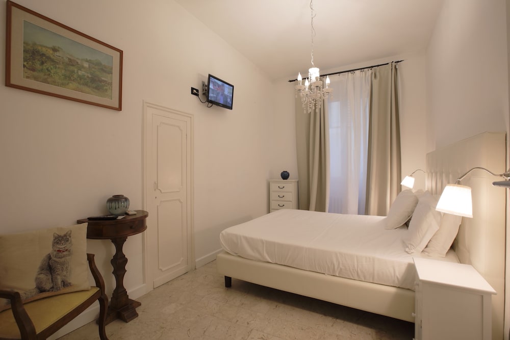 Comfort Double Room, Private Bathroom photo 2