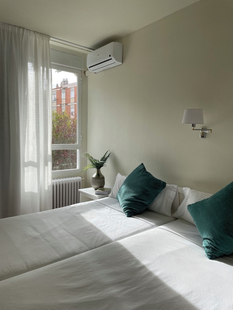 Triple room With Three Single Beds photo 3