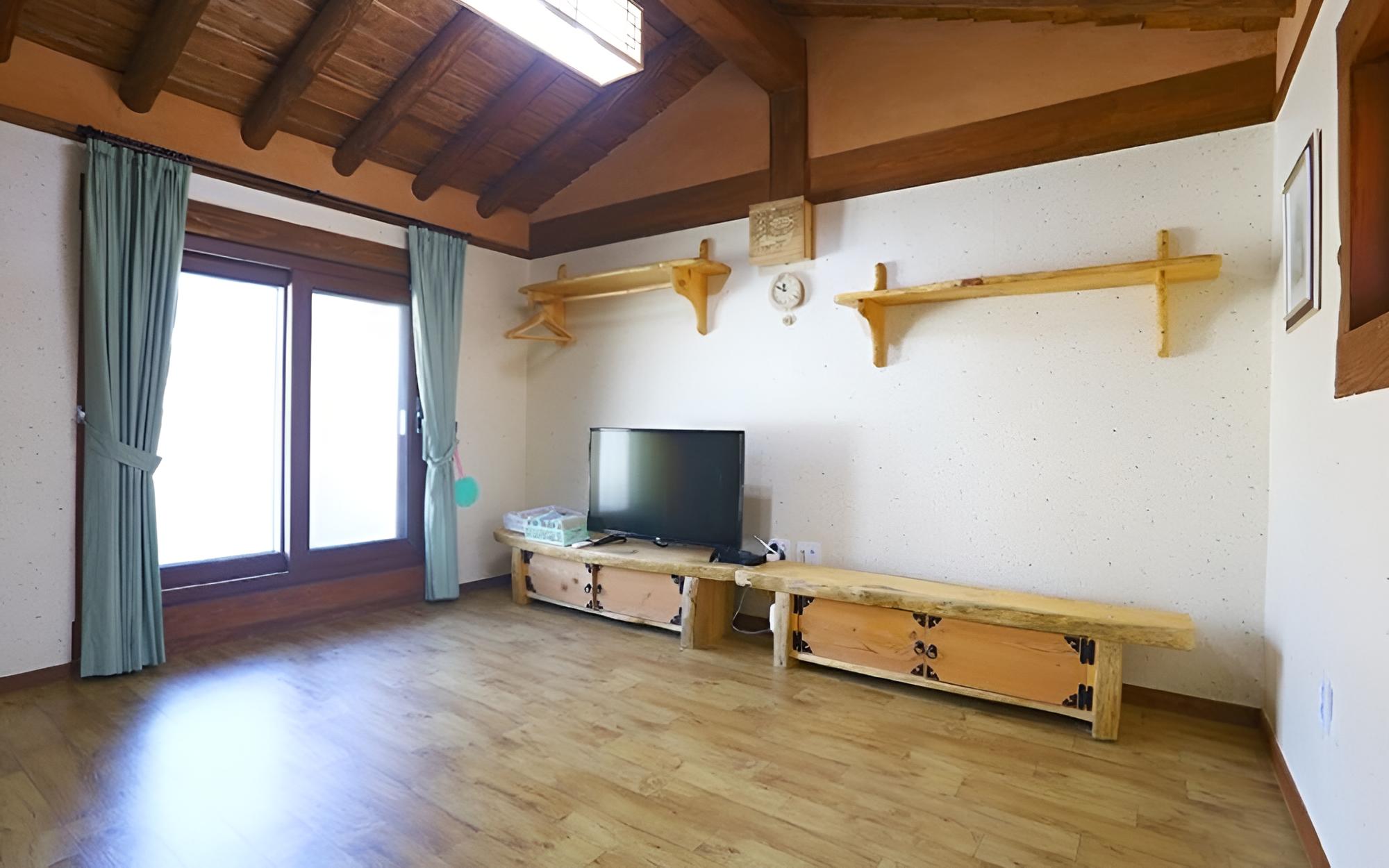 Room (Room 2-Imgeumbong) photo 1