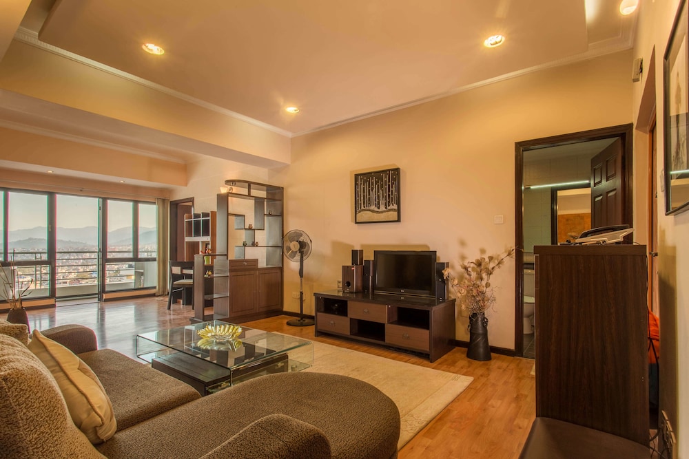 Deluxe Apartment, 2 Bedrooms, Non Smoking, City View photo 3