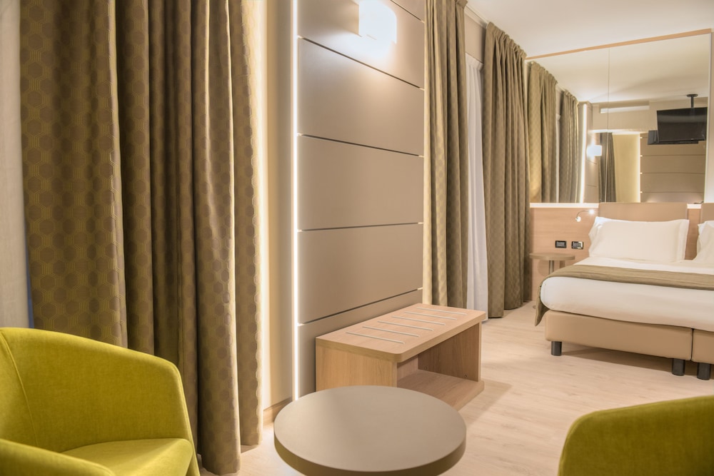Superior Double or Twin Room - Photo 3