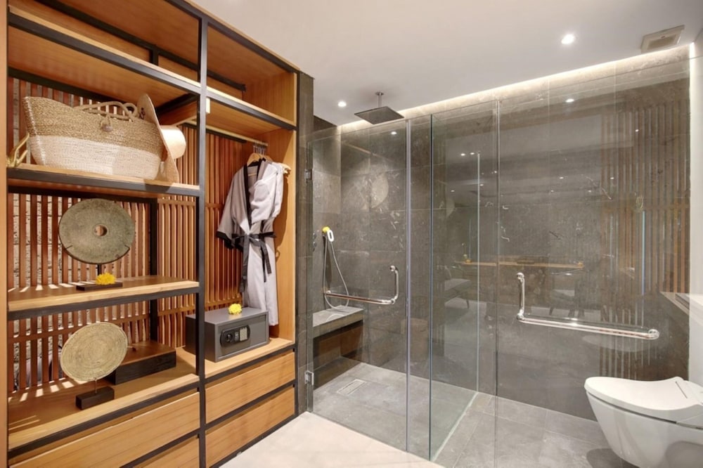Grand Suite with Forest View - Photo 9