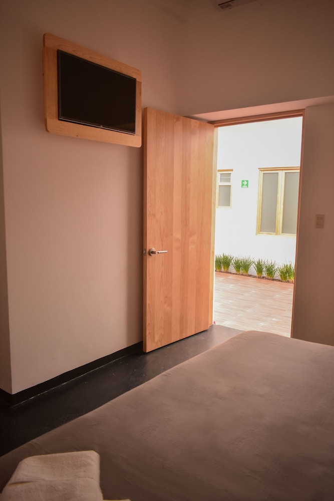 Suite, 1 King Bed, Non Smoking - Photo 7