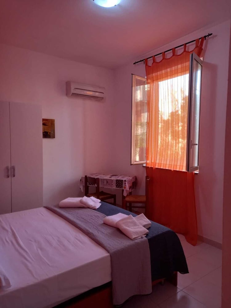 Comfort Room, 1 Double Bed, Kitchenette, Garden View photo 1