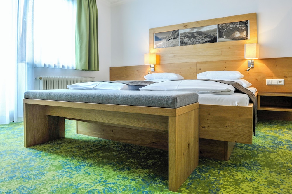 Standard Double Room, Balcony, Mountain View