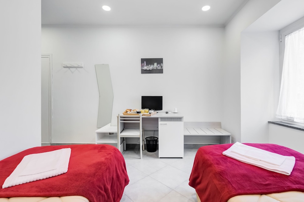 Double or Twin Room photo 2