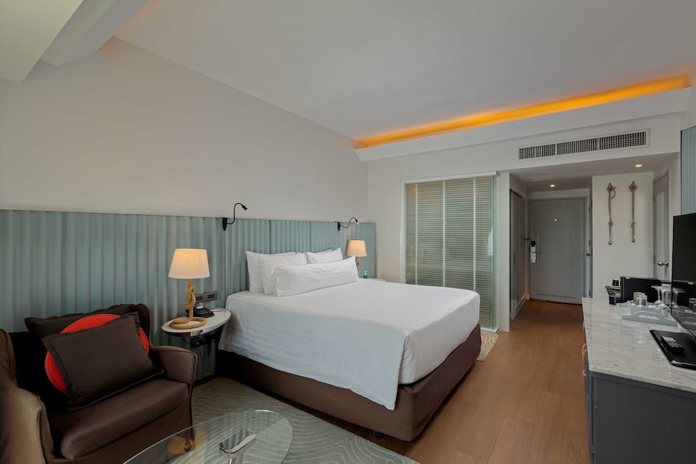 Deluxe Room, Sea View - Photo 3