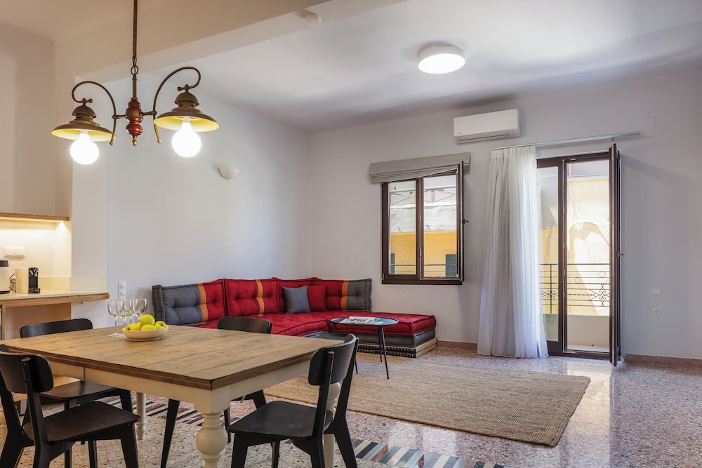 Comfort Apartment, Balcony, City View